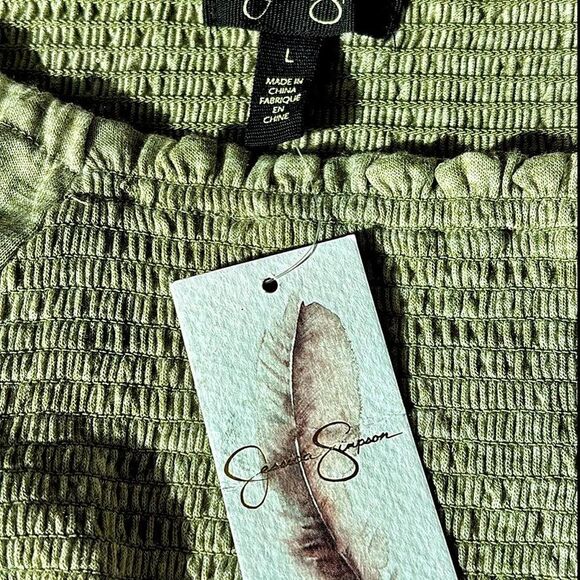 Jessica Simpson Women's Green Blouse - Picture 2 of 3